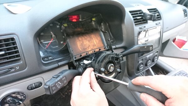 Volkswagen Hız Sabitleyici Montajı 2005-2010 - Görsel 2